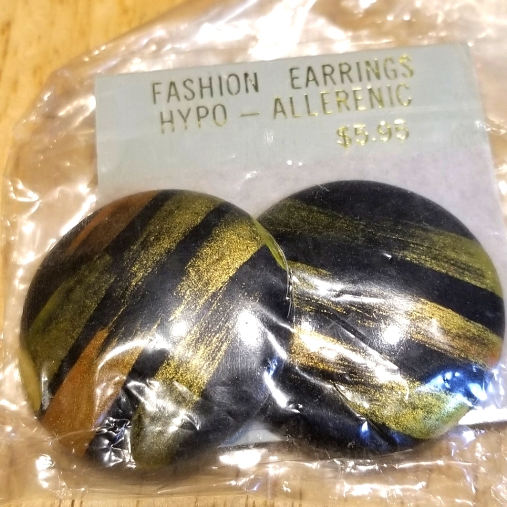 New Black & Gold Clip on earrings